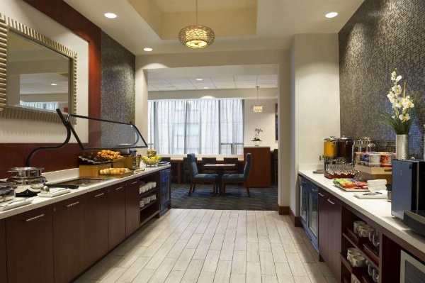 Hilton Chicago/Magnificent Mile Suites image 11