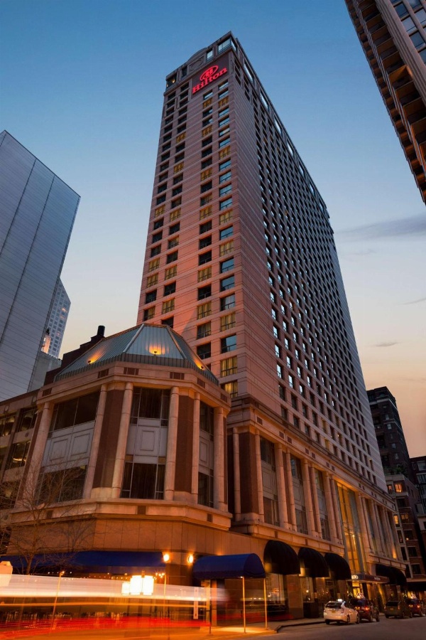 Hilton Chicago/Magnificent Mile Suites image 2