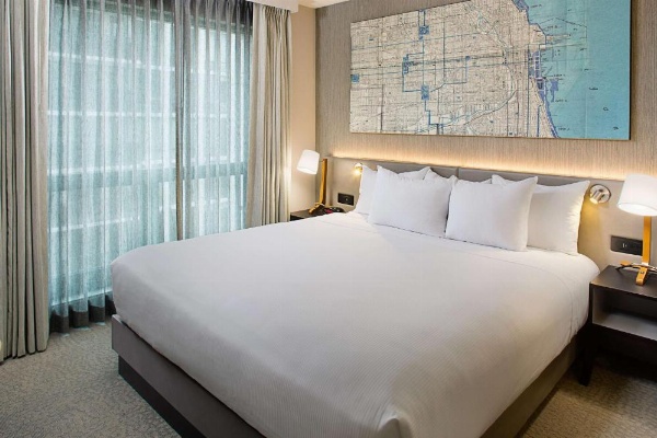 Hilton Chicago/Magnificent Mile Suites image 22