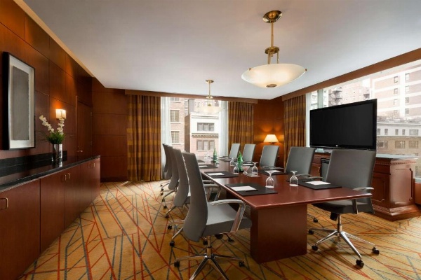 Hilton Chicago/Magnificent Mile Suites image 29